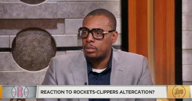 欧文突破防守造成杀伤球成功（欧文强突防线制造杀伤并得手）