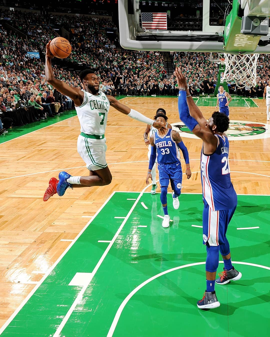 中足联俱乐部财务约定：若签阴阳合同俱乐部将降级，球员禁赛两年（中足联财务新规：俱乐部若涉阴阳合同将被降级，相关球员禁赛两年）